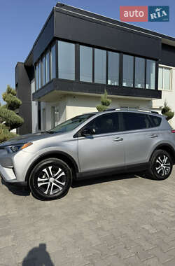 Позашляховик / Кросовер Toyota RAV4 2017 в Києві