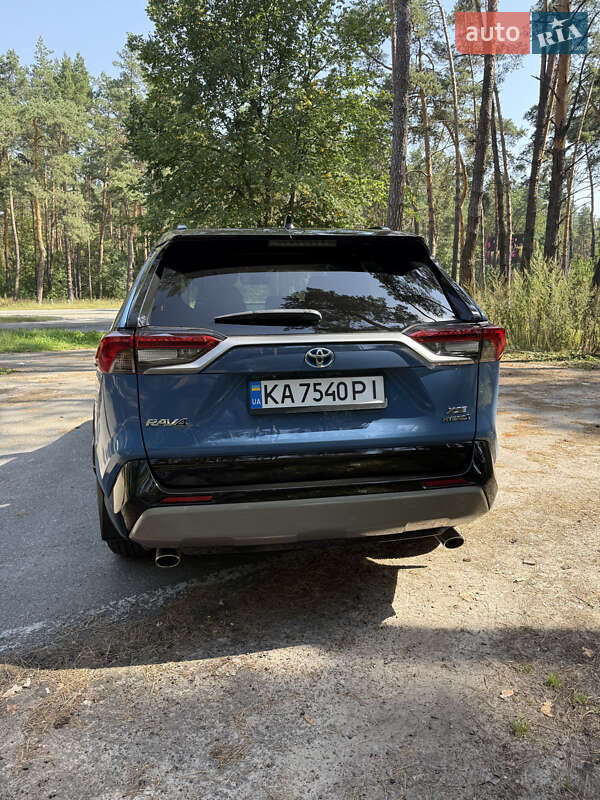 Позашляховик / Кросовер Toyota RAV4 2024 в Києві