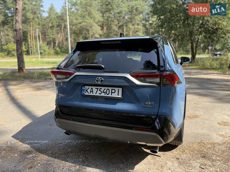 Позашляховик / Кросовер Toyota RAV4 2024 в Києві