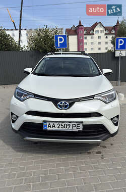 Позашляховик / Кросовер Toyota RAV4 2016 в Києві