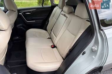 Позашляховик / Кросовер Toyota RAV4 2019 в Києві