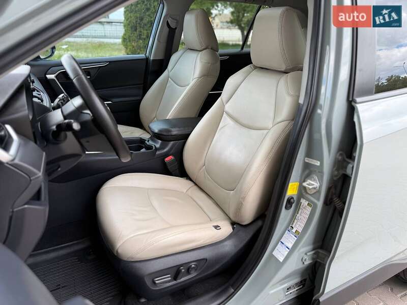 Внедорожник / Кроссовер Toyota RAV4 2019 в Киеве фото 27 Внедорожник / Кроссовер Toyota RAV4 2019 в Киеве