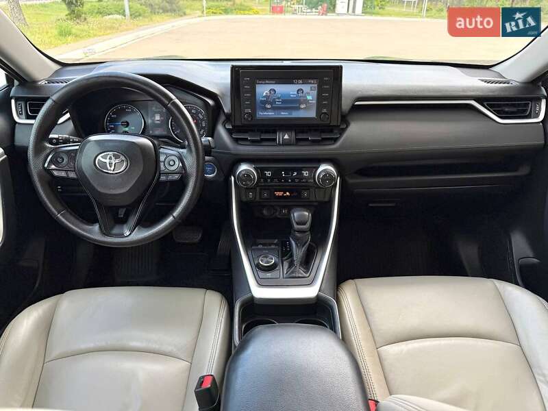 Внедорожник / Кроссовер Toyota RAV4 2019 в Киеве фото 29 Внедорожник / Кроссовер Toyota RAV4 2019 в Киеве
