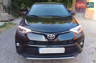 Внедорожник / Кроссовер Toyota RAV4 2017 в 