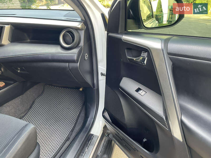 Позашляховик / Кросовер Toyota RAV4 2013 в Дніпрі фото 36 Позашляховик / Кросовер Toyota RAV4 2013 в Дніпрі