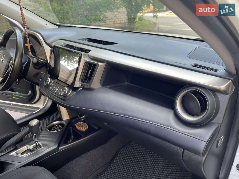 Позашляховик / Кросовер Toyota RAV4 2013 в Дніпрі фото 37 Позашляховик / Кросовер Toyota RAV4 2013 в Дніпрі