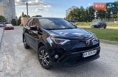 Позашляховик / Кросовер Toyota RAV4 2016 в Харкові