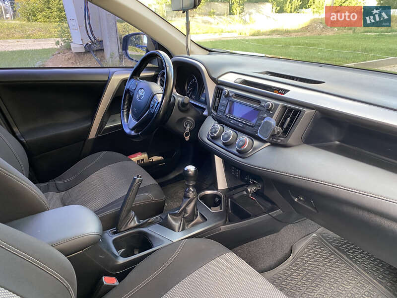 Позашляховик / Кросовер Toyota RAV4 2016 в Харкові