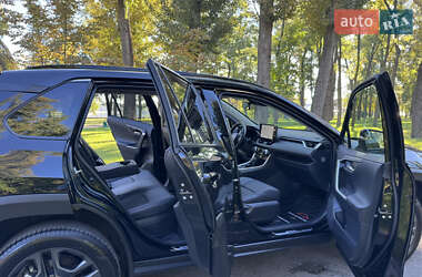 Внедорожник / Кроссовер Toyota RAV4 2024 в 
