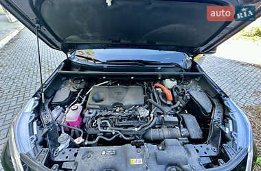 Внедорожник / Кроссовер Toyota RAV4 2022 в 
