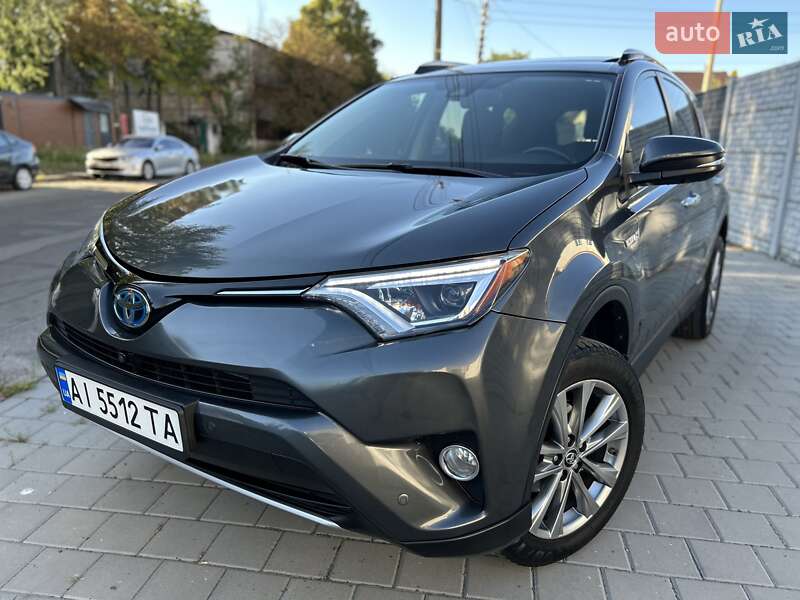 Внедорожник / Кроссовер Toyota RAV4 2016 в 