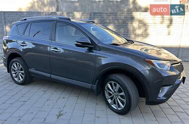 Внедорожник / Кроссовер Toyota RAV4 2016 в 