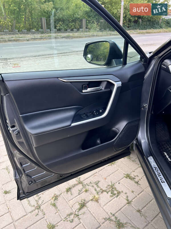 Позашляховик / Кросовер Toyota RAV4 2021 в Умані фото 12 Позашляховик / Кросовер Toyota RAV4 2021 в Умані