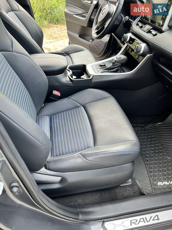 Позашляховик / Кросовер Toyota RAV4 2021 в Умані фото 27 Позашляховик / Кросовер Toyota RAV4 2021 в Умані
