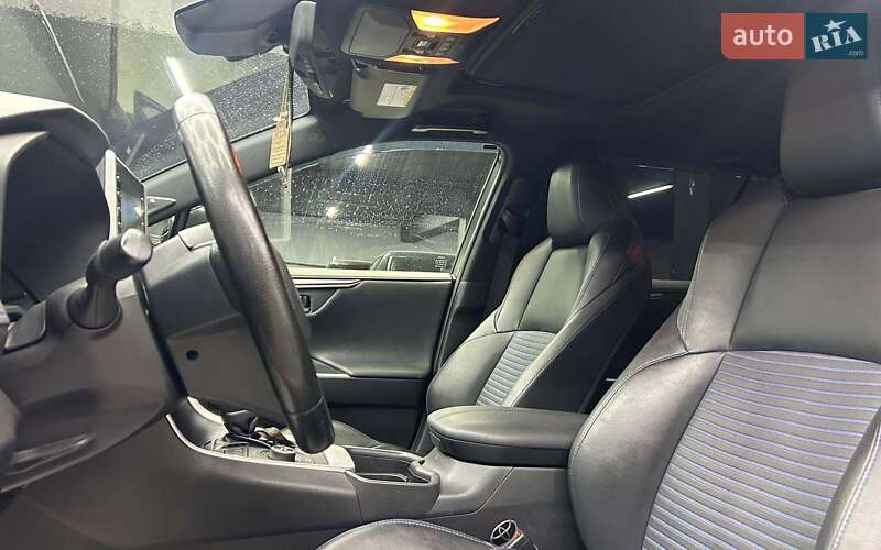 Позашляховик / Кросовер Toyota RAV4 2020 в Чернівцях фото 12 Позашляховик / Кросовер Toyota RAV4 2020 в Чернівцях
