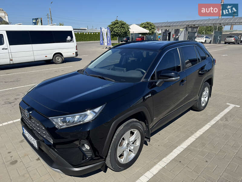 Позашляховик / Кросовер Toyota RAV4 2021 в Черкасах