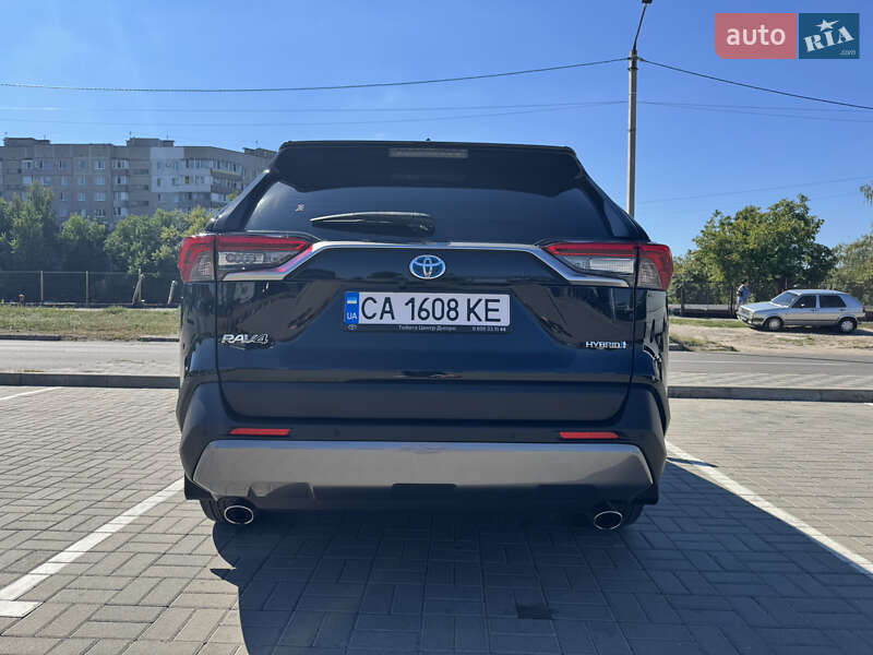 Позашляховик / Кросовер Toyota RAV4 2021 в Черкасах