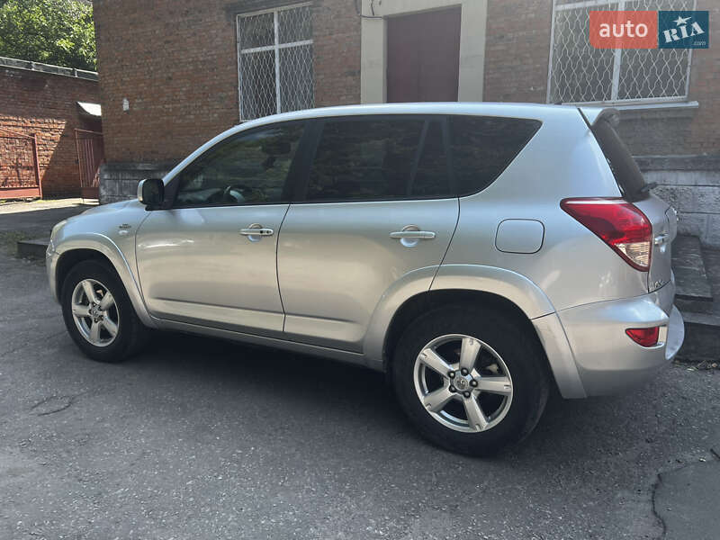 Внедорожник / Кроссовер Toyota RAV4 2008 в Славуте