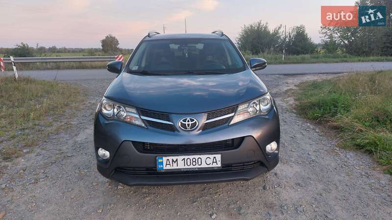 Внедорожник / Кроссовер Toyota RAV4 2014 в Звягеле