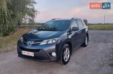 Позашляховик / Кросовер Toyota RAV4 2014 в Звягелі