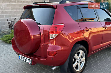 Внедорожник / Кроссовер Toyota RAV4 2006 в 