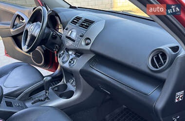 Внедорожник / Кроссовер Toyota RAV4 2006 в 