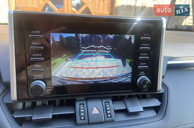 Внедорожник / Кроссовер Toyota RAV4 2021 в 