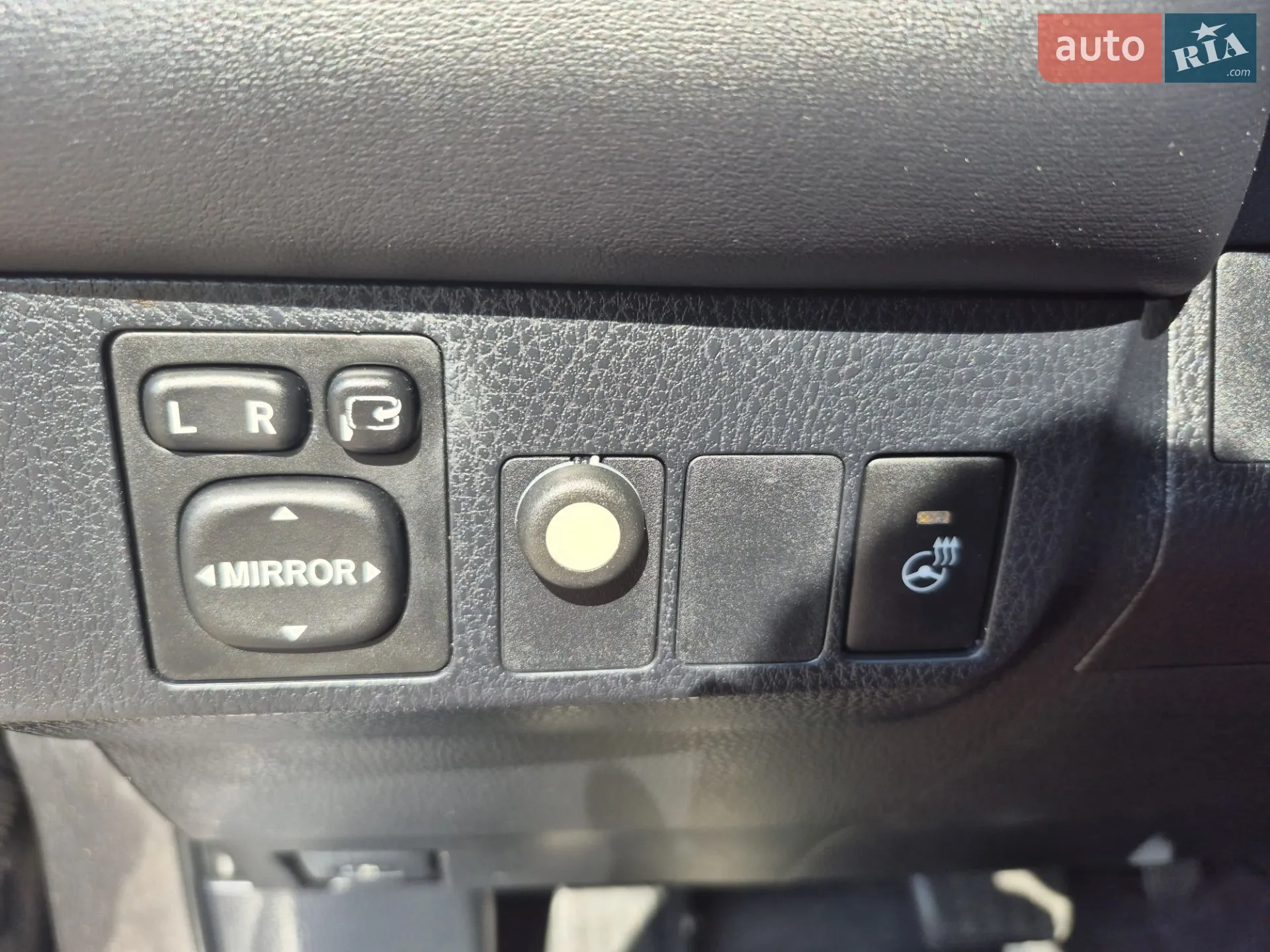 2016 Toyota RAV 4 - мініатюра 81