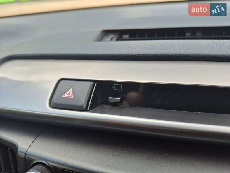 Позашляховик / Кросовер Toyota RAV4 2016 в Житомирі