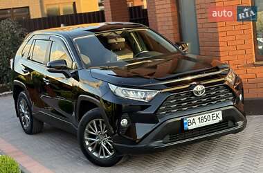 Внедорожник / Кроссовер Toyota RAV4 2019 в Виннице