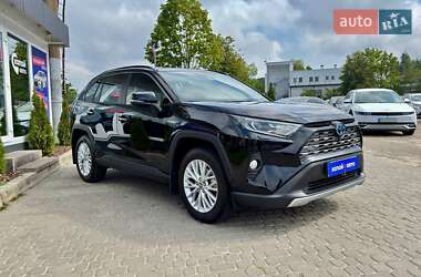 Внедорожник / Кроссовер Toyota RAV4 2020 в 