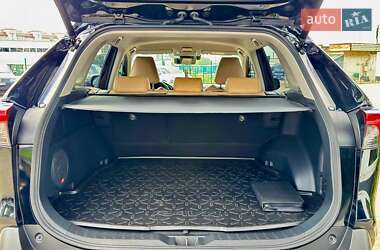 Внедорожник / Кроссовер Toyota RAV4 2020 в 