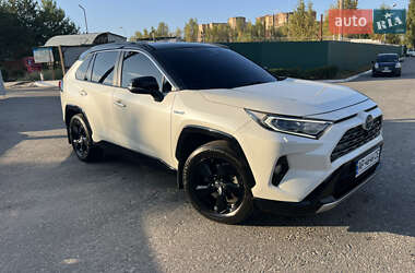 Внедорожник / Кроссовер Toyota RAV4 2019 в Киеве
