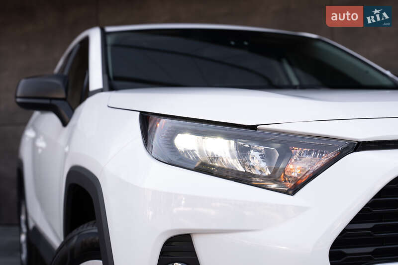 Внедорожник / Кроссовер Toyota RAV4 2022 в Киеве