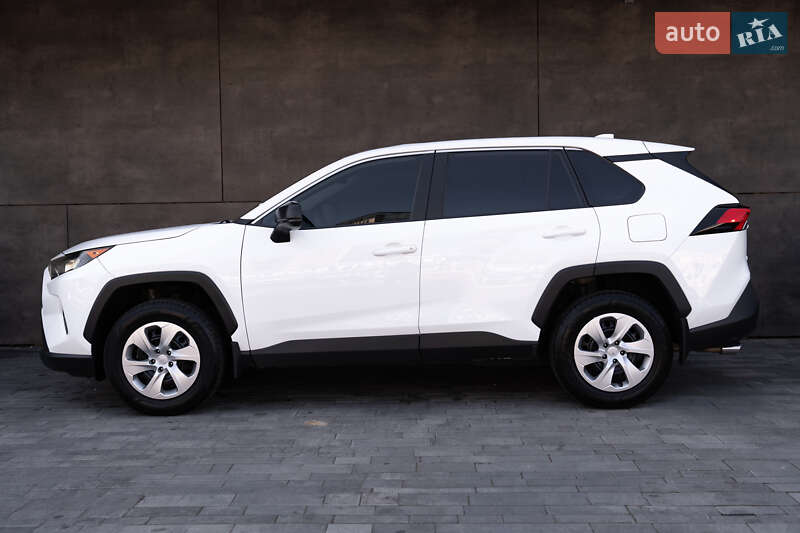 Внедорожник / Кроссовер Toyota RAV4 2022 в Киеве
