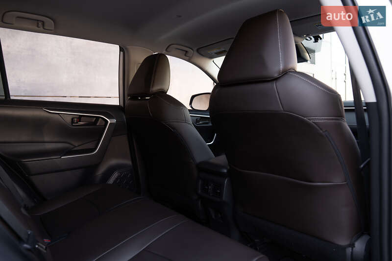 Внедорожник / Кроссовер Toyota RAV4 2022 в Киеве