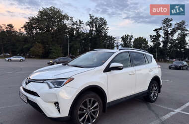 Внедорожник / Кроссовер Toyota RAV4 2016 в Киеве