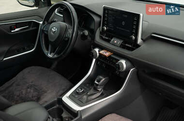 Внедорожник / Кроссовер Toyota RAV4 2018 в Киеве