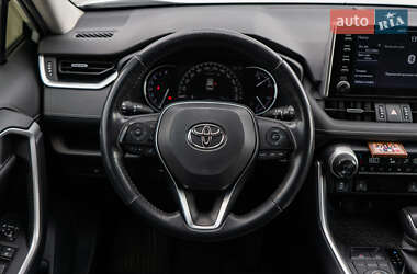 Внедорожник / Кроссовер Toyota RAV4 2018 в Киеве