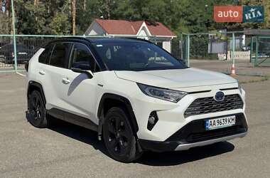 Внедорожник / Кроссовер Toyota RAV4 2019 в Киеве