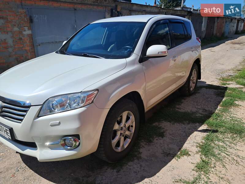 Внедорожник / Кроссовер Toyota RAV4 2010 в Харькове