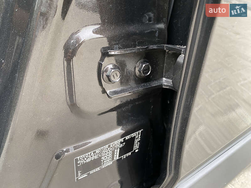 Внедорожник / Кроссовер Toyota RAV4 2016 в Житомире