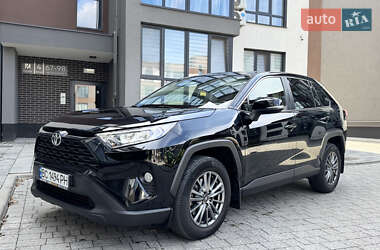 Позашляховик / Кросовер Toyota RAV4 2020 в Львові