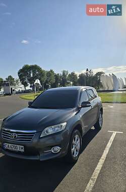 Внедорожник / Кроссовер Toyota RAV4 2011 в Шполе