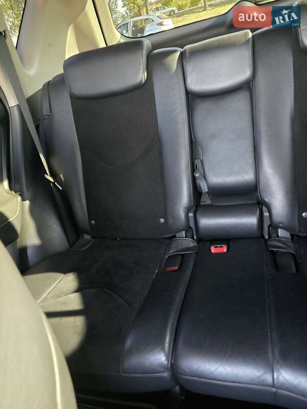 Внедорожник / Кроссовер Toyota RAV4 2011 в Шполе