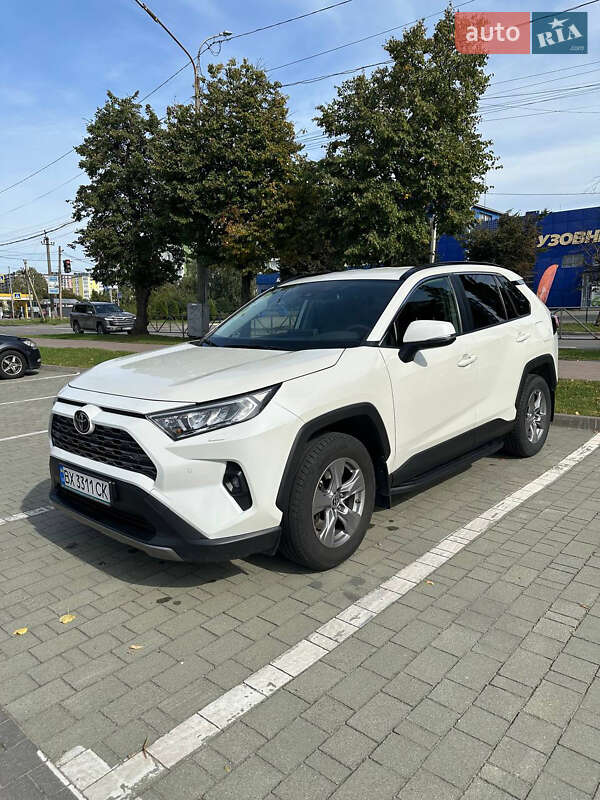 Toyota RAV4 2021