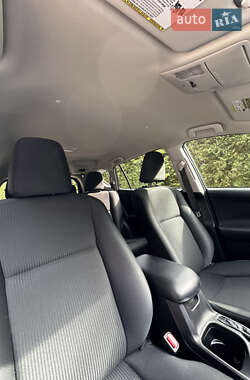 Внедорожник / Кроссовер Toyota RAV4 2017 в 