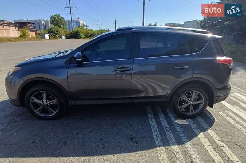 Позашляховик / Кросовер Toyota RAV4 2015 в Києві