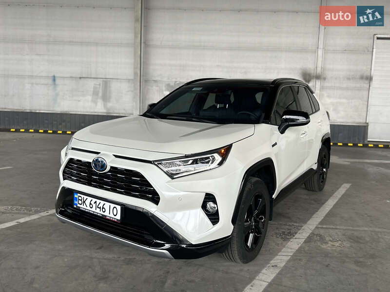 Toyota RAV4 2021