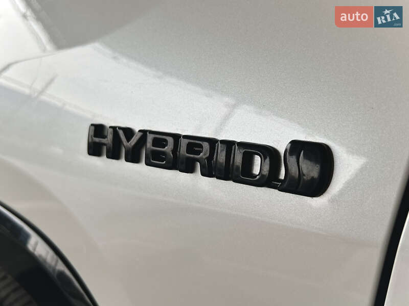 Внедорожник / Кроссовер Toyota RAV4 2021 в Ровно